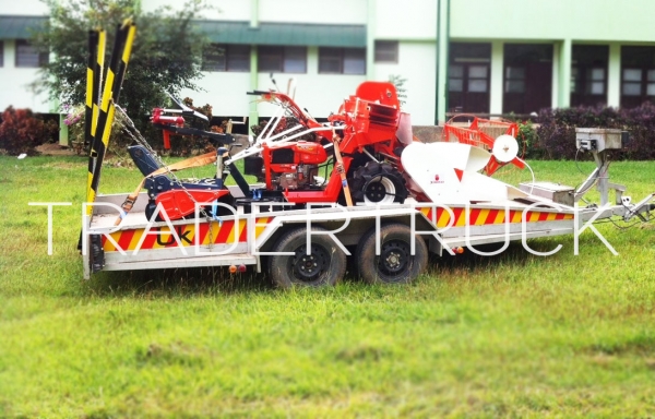 รถเกี่ยวนวดข้าวเล็ก รุ่นใหม่ คูโบต้า RT 140 รถเกี่ยวนวดข้าวเล็ก รุ่นใหม่ คูโบต้า RT 140