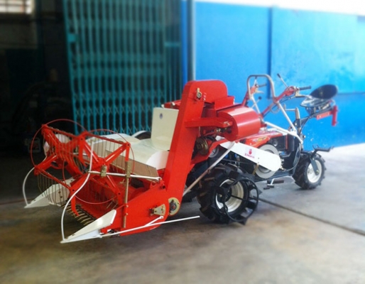 รถเกี่ยวนวดข้าวเล็ก รุ่นใหม่ คูโบต้า RT 140 รถเกี่ยวนวดข้าวเล็ก รุ่นใหม่ คูโบต้า RT 140