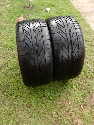 255/35R18 HANKOOK  VENTUS V12 EVO ปี2012  ( ไม่มีปะ )   มี 2 เส้น TEL.081-427-3941