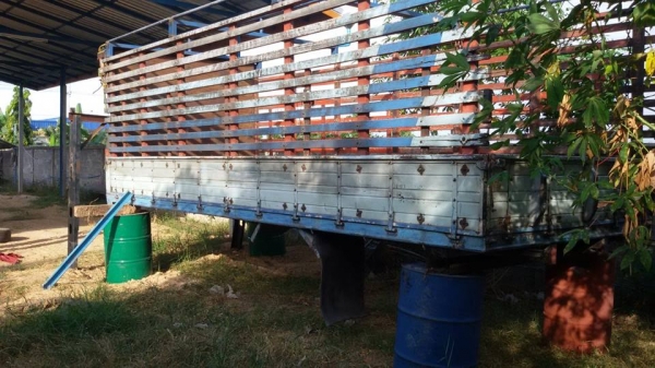 ขายกะบะ 6 ล้อ สภาพพร้อมใช้ด่วน ราคา 15,000 บาท ติดต่อคุณประดับ 081-8063297