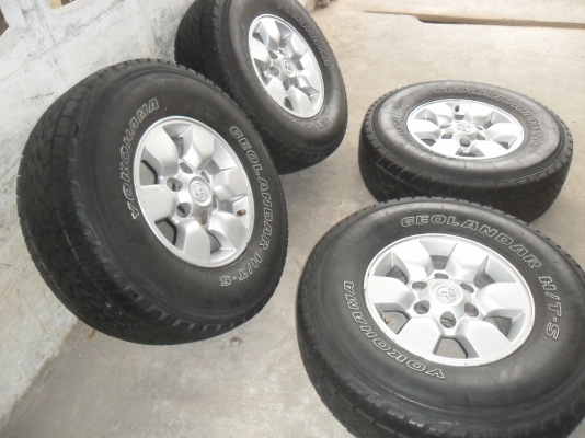 ล้อแม็ก 15นิ้ว 6รู พร้อมยาง สวยๆ 4 ล้อ ราคา 7500 บาท