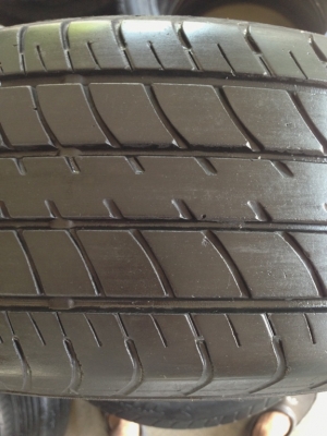 ขายยาง DUNLOP 185/60/15 ขายยาง DUNLOP 185/60/15