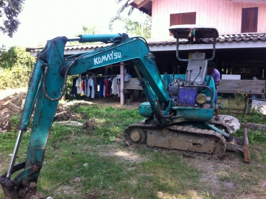 ขาย KOMATSU  PC 20 รุ่น 7 ราคา 220,000 ฿  สนใจติดต่อ. 0817634892