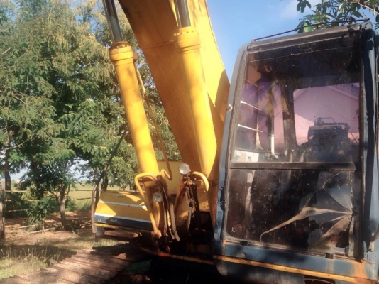 ***ขายแล้วครับขอบคุณ Truck2hand ขายแบคโฮ 200 ยอดนิยม KOBELCO MARK3 SK200 S.No.11630 เก๋งน้ำเงิน เครื่องเดิม ปั้มเดิม ไฟฟ้าตัด เครื่องMITSU 6D31-135HP 6สูบ เครื่องดีแห้ง แน่นดี แรงดี ปั้มK3V แห้งๆแรง ทำงานดี คล่องตัว บูมอาร์มสวย ไม่ปะไม่ดาม บุ้งกี๋ดี ยังหน