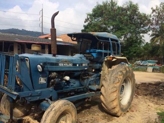 รถไถFORD6600 เครื่องT6 เล่มทะเบียน มีดันหน้า รถสภาพดี พร้อมใช้ เครื่องแน่นๆ