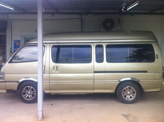 ต้องการขายรถตู้ครับรถบ้านครับใช้เองครับ0822994229