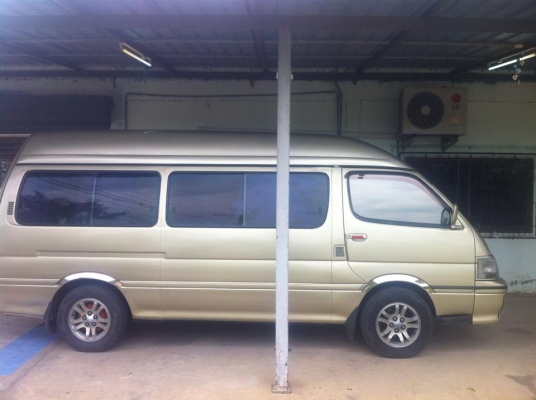 ต้องการขายรถตู้ครับรถบ้านครับใช้เองครับ0822994229