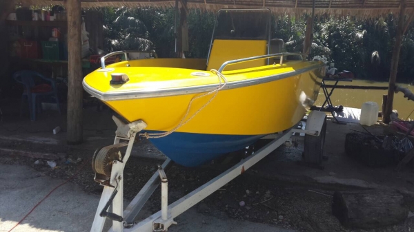 ขายด่วนเรือเร็วพร้อมเครื่อง30แรงโฟร์สโตรก สวยมากๆ