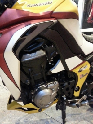 New!!--kawasaki z1000 ปี 2014 ทบ. ไม่ล้มไม่ชน สวยกริ๊บ Limited สีเดียวในไทย!!!