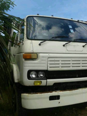 10ล้อท้ายลาด280แรง NISSAN UD CW51L เครื่อง8สูบ  รถสวยดี พร้อมใช้ เล่มพร้อม..