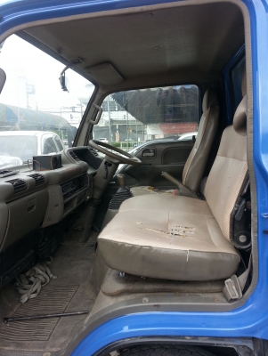 รถ 4 ล้อประกอบป้ายเล็ก