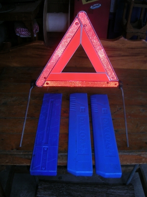 ...  ป้ายสามเหลี่ยม บอกสัญญาณฉุกเฉิน ...