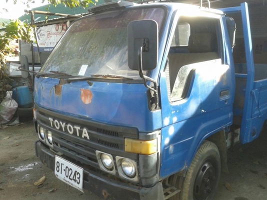 ขายรถบรรทุก 6 ล้อ ยาว ยี่ห้อโตโยต้า