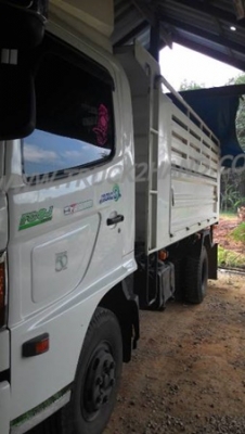 รถบรรทุก 6 ล้อดัมพ์ ยี่ห้อ HINO ปีจดทะเบียน 2556 175 แรงม้า รถบรรทุก 6 ล้อดัมพ์ ยี่ห้อ HINO ปีจดทะเบียน 2556 175 แรงม้า