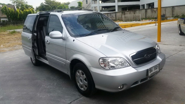 KIA CARNIVAL ปี 2007 AUTO รถสวย ออกศูนย์ yontrakit ตัว TOP สุด เบาะหนังสภาพสวย เครื่องวิ่งดี ช่วงล่างดี แอร์เย็น กระจกไฟฟ้า ล้อ MAX ภายในลายไม้สภาพสวย สีสวย รถพร้อมใช้งาน จัดไฟแนนได้