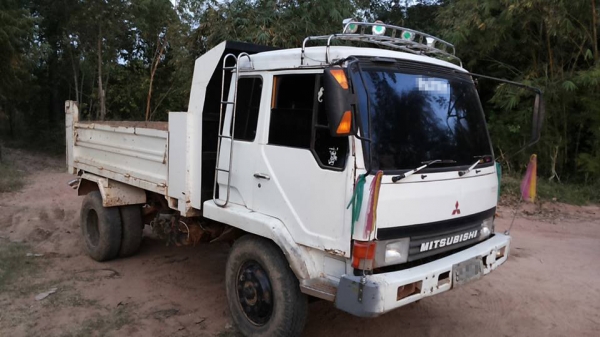 **575,000 บ.ต่อรอง**ขาย6ล้อดั้มใหญ่ ประกอบ ยังไม่เขียนแบบ คัสซี TX วางเครื่องHINO HO6C-175แรง เกียร์HO หัวเก๋งFUSO คานหน้ากว้าง เฟืองท้าย200 เอกสารครบ เครื่องฟิตมาใหม่ แน่นดี แรง เกียร์ดีไม่หลุด ช่วงล่างใหญ่ คัสซีสวย ไม่ปะไม่ดาม กระบะดั้มเหล็ก6ตัน3.80ม.ยิ **575,000 บ.ต่อรอง**ขาย6ล้อดั้มใหญ่ ประกอบ ยังไม่เขียนแบบ คัสซี TX วางเครื่องHINO HO6C-175แรง เกียร์HO หัวเก๋งFUSO คานหน้ากว้าง เฟืองท้าย200 เอกสารครบ เครื่องฟิตมาใหม่ แน่นดี แรง เกียร์ดีไม่หลุด ช่วงล่างใหญ่ คัสซีสวย ไม่ปะไม่ดาม กระบะดั้มเหล็ก6ตัน3.80ม.ยิ