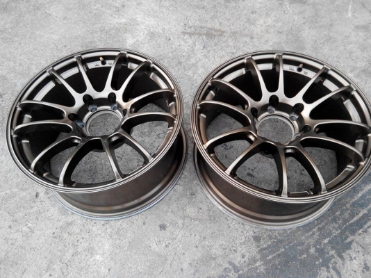 RZ ขอบ18 กว้าง8.5 6รู มีคู่เดียว ล้อสวยๆ แทบไม่มีรอย สีเดิม ไม่เคยซ่อม คู่นี้6500