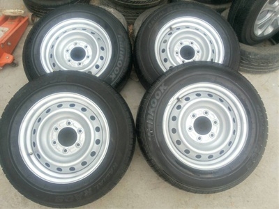 ขายล้อกะทะขอบ16  6รู พร้อมยาง215/70/16    4 ล้อ                                                                                                                                   ล้อไม่มีดุ้ง คอ ยาง215/70/16 ปี 11 HANKOOK ดอกสวยใช้ได้อีกนาน  (ส่งต่างจังหวั