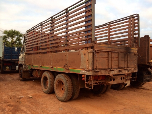 ขายด่วน  รถสิบล้อเพลาเดียว  HINO  FL17 เครื่อง EH700  สภาพดีมากพร้อมใช้งาน  เอกสารพร้อม