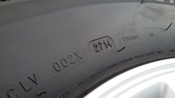 ขายล้อ TOYOTA ขอบ17พร้อมยางป้ายแดงชุดละ25000