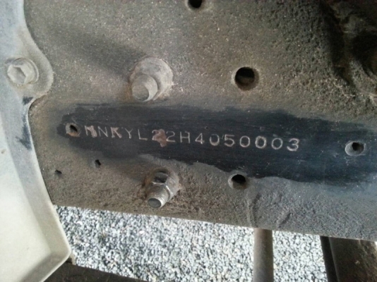 รถฮีโน่  6  ล้อ ทูโถ้ รั้ว  130 แรงม้า. ปี 47  สนใจติดต่อ  081 - 6079515