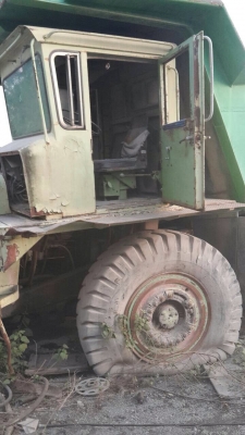 ขายรถดัมพ์เบอร์หินใหญ่ ยี่ห้อ ยูคิก เครื่องวอลโว่ มี 3 คันราคาคันละ 750000 ขายเหมา 2100000