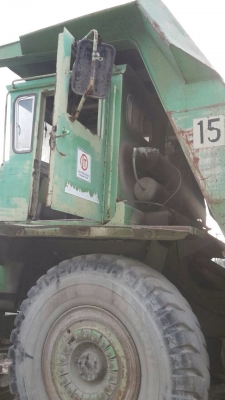 ขายรถดัมพ์เบอร์หินใหญ่ ยี่ห้อ ยูคิก เครื่องวอลโว่ มี 3 คันราคาคันละ 750000 ขายเหมา 2100000