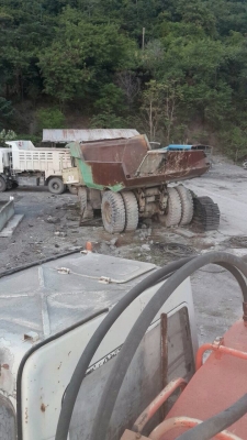 ขายรถดัมพ์เบอร์หินใหญ่ ยี่ห้อ ยูคิก เครื่องวอลโว่ มี 3 คันราคาคันละ 750000 ขายเหมา 2100000