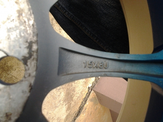 CE28 ขอบ15 หน้า8 หลัง9 พร้อมยาง CE28 ขอบ15 หน้า8 หลัง9 พร้อมยาง