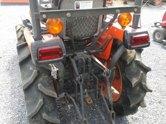 คูโบต้ารุ่นB2420เครื่องดีเกียดีไฮโนลิดดี