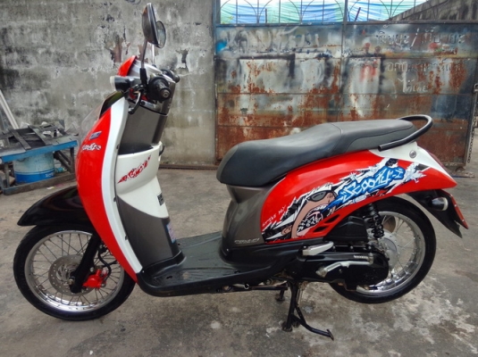 Scoopy i รถปลายปี55 สวยๆหัวฉีดประหยัดน้ำมัน ราคาเบาๆครับ