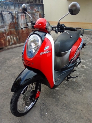 Scoopy i รถปลายปี55 สวยๆหัวฉีดประหยัดน้ำมัน ราคาเบาๆครับ