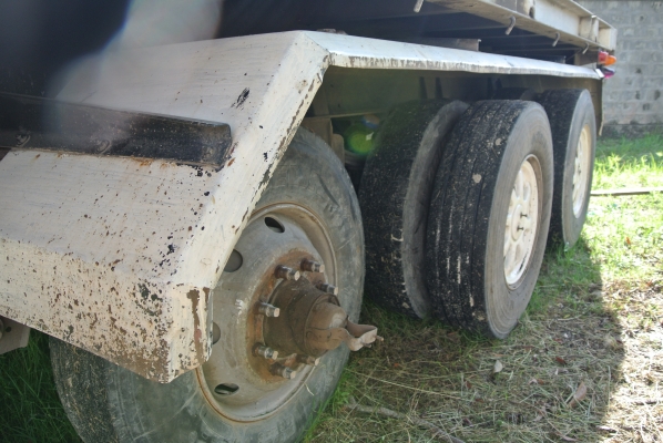 SMM หางพื้นเรียบสามเพลาแท้ คุณโหนก จ.นครปฐม มัดจำมาแล้วคะ 9,980 บาท ยังคงเหลือชำระเงินสด เป็นจำนวน  315,020 บาทคะ