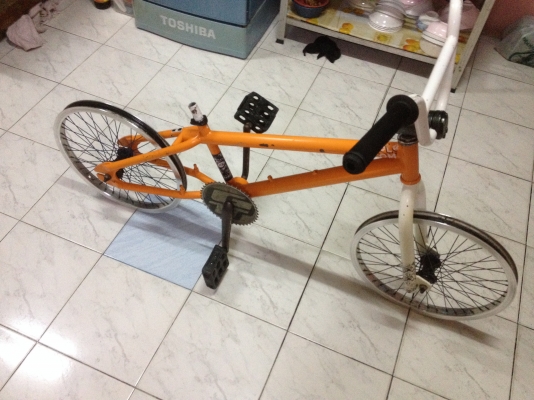 ขายจักรยานGTแท้ ของให้หมดเลยตามรูป 1โครงตีตราGTสภาพOK 2คอGTพร้อมแหนกับปลอกมือ 3ชุดจานGT 4ล้อดุมใหญ่วงล้อมิเนียม1คู่ เอาไปปั้นต่อคับ ราคา3500บาท โทร0924462525โส กทม ขายจักรยานGTแท้ ของให้หมดเลยตามรูป 1โครงตีตราGTสภาพOK 2คอGTพร้อมแหนกับปลอกมือ 3ชุดจานGT 4ล้อดุมใหญ่วงล้อมิเนียม1คู่ เอาไปปั้นต่อคับ ราคา3500บาท โทร0924462525โส กทม