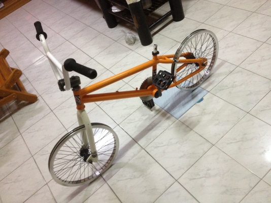 ขายจักรยานGTแท้ ของให้หมดเลยตามรูป 1โครงตีตราGTสภาพOK 2คอGTพร้อมแหนกับปลอกมือ 3ชุดจานGT 4ล้อดุมใหญ่วงล้อมิเนียม1คู่ เอาไปปั้นต่อคับ ราคา3500บาท โทร0924462525โส กทม ขายจักรยานGTแท้ ของให้หมดเลยตามรูป 1โครงตีตราGTสภาพOK 2คอGTพร้อมแหนกับปลอกมือ 3ชุดจานGT 4ล้อดุมใหญ่วงล้อมิเนียม1คู่ เอาไปปั้นต่อคับ ราคา3500บาท โทร0924462525โส กทม