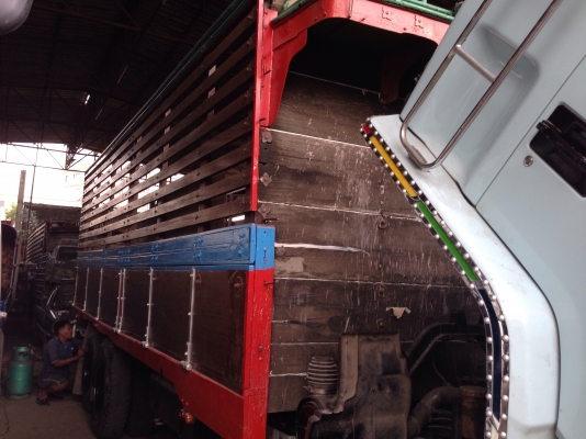 ขาย กระบะไม้ ยาว 7 เมตร ถอดลงจากอีซูซุ ร็อคกี้ 10 ล้อ