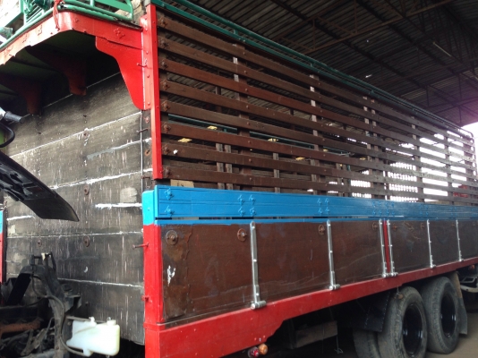 ขาย กระบะไม้ ยาว 7 เมตร ถอดลงจากอีซูซุ ร็อคกี้ 10 ล้อ