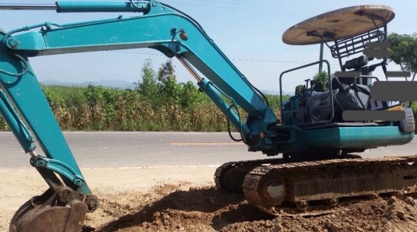 KOMATSU PC 40 รุ่น 7 รถสภาพดีพร้อมใช้งานไม้เลยครับ เครื่องเดิมปั๊มเดิมทำงานได้เร็วคล่องตัวดีไม่มีปัญหา ช่วงล่างเอวแน่น โซ่ใบแทรกประมาณ 60\% พร้อมใช้งานได้เลย ราคาต่อรองได้ครับ KOMATSU PC 40 รุ่น 7 รถสภาพดีพร้อมใช้งานไม้เลยครับ เครื่องเดิมปั๊มเดิมทำงานได้เร็วคล่องตัวดีไม่มีปัญหา ช่วงล่างเอวแน่น โซ่ใบแทรกประมาณ 60\% พร้อมใช้งานได้เลย ราคาต่อรองได้ครับ