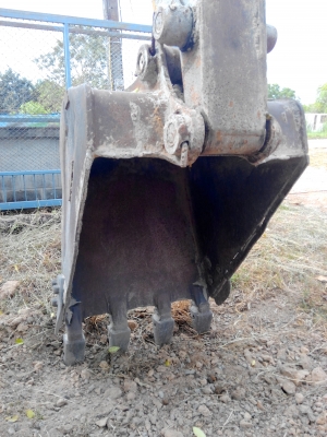 ขายแบคโฮครับ PC80 รุ่น2 ด่วนครับ..ลดส่งท้ายปีเก่าครับ 225,000 บาท ขอบคุณในความไว้วางใจครับ