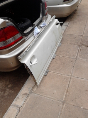 ฝาท้าย ISUZU แบบเปิดดึงซ้ายขวา   TEL.081-427-3941