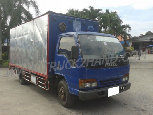 รถบรรทุก 6 ล้อ ตู้แห้ง ยี่ห้อ ISUZU  NPR 120 แรงม้า