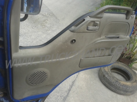 รถบรรทุก 6 ล้อ ตู้แห้ง ยี่ห้อ ISUZU  NPR 120 แรงม้า