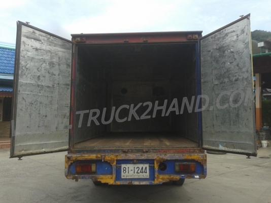 รถบรรทุก 6 ล้อ ตู้แห้ง ยี่ห้อ ISUZU  NPR 120 แรงม้า