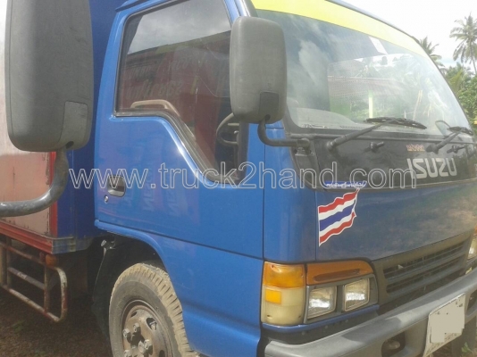 รถบรรทุก 6 ล้อ ตู้แห้ง ยี่ห้อ ISUZU  NPR 120 แรงม้า
