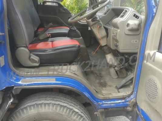 รถบรรทุก 6 ล้อ ตู้แห้ง ยี่ห้อ ISUZU  NPR 120 แรงม้า