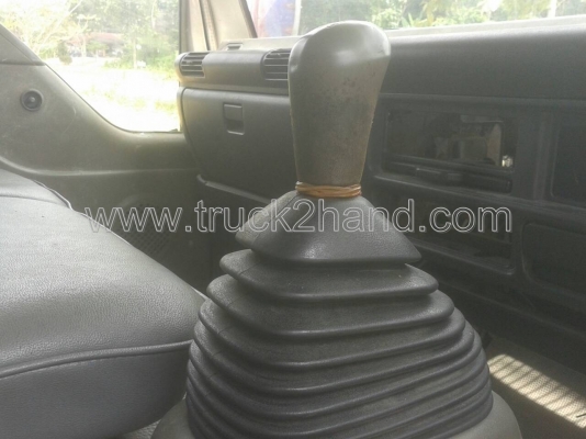 รถบรรทุก 6 ล้อ ตู้แห้ง ยี่ห้อ ISUZU  NPR 120 แรงม้า