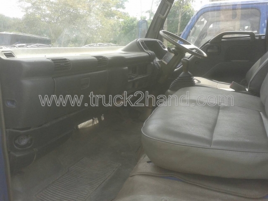 รถบรรทุก 6 ล้อ ตู้แห้ง ยี่ห้อ ISUZU  NPR 120 แรงม้า