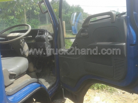 รถบรรทุก 6 ล้อ ตู้แห้ง ยี่ห้อ ISUZU  NPR 120 แรงม้า