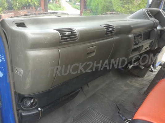 รถบรรทุก 6 ล้อ ตู้แห้ง ยี่ห้อ ISUZU  NPR 120 แรงม้า