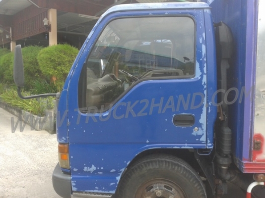 รถบรรทุก 6 ล้อ ตู้แห้ง ยี่ห้อ ISUZU  NPR 120 แรงม้า